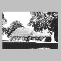 086-0016 Das Wohnhaus Gut Perkuiken im Jahre 1943 von der Gartenseite gesehen.jpg